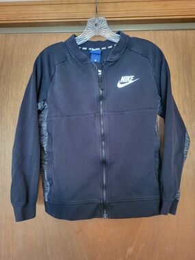 Nike Black Zip-Up Training Jacket with Heather Grey Panels, Boys L